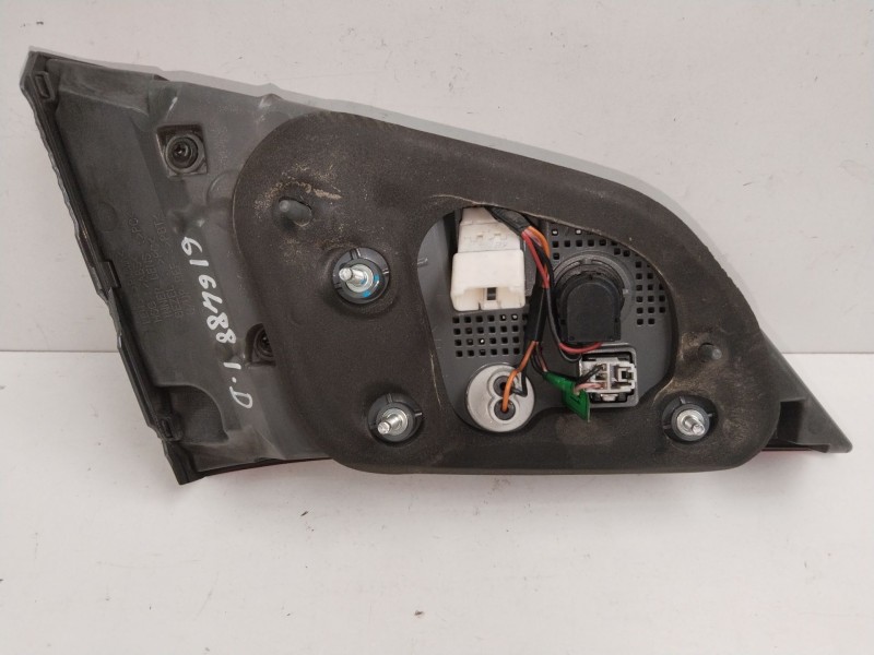 Recambio de piloto porton trasero derecho para hyundai i40 cab bluedrive referencia OEM IAM 924403Z600  