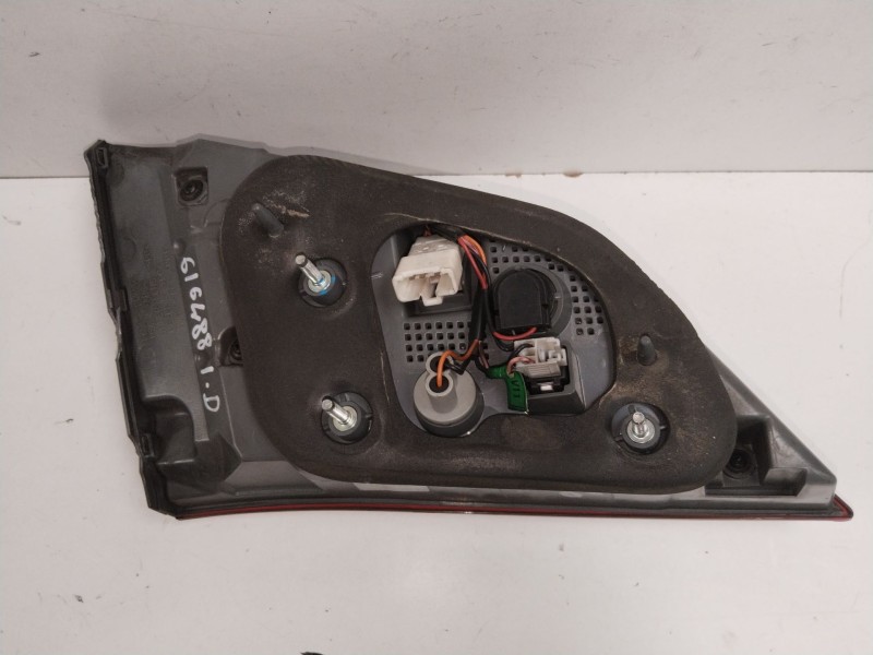 Recambio de piloto porton trasero derecho para hyundai i40 cab bluedrive referencia OEM IAM 924403Z600  
