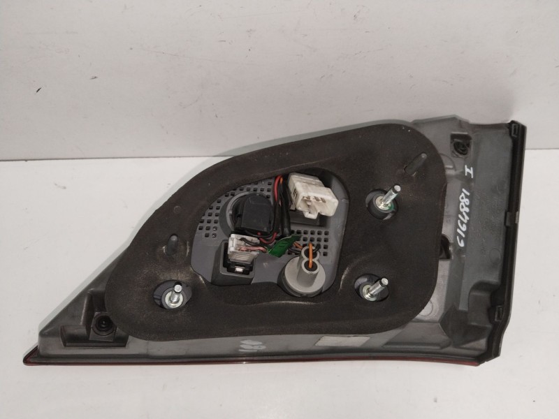 Recambio de piloto porton trasero izquierdo para hyundai i40 cab bluedrive referencia OEM IAM 924303Z600  