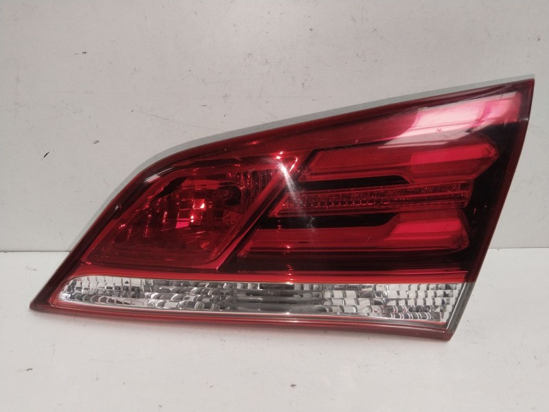 Recambio de piloto porton trasero derecho para hyundai i40 cab bluedrive referencia OEM IAM 924403Z600  