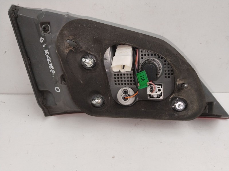 Recambio de piloto porton trasero derecho para hyundai i40 cab bluedrive referencia OEM IAM 924403Z600  