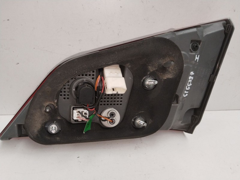 Recambio de piloto porton trasero izquierdo para hyundai i40 cab bluedrive referencia OEM IAM 924303Z600  