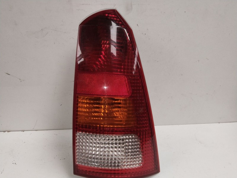 Recambio de piloto trasero derecho para ford focus berlina (cak) ambiente referencia OEM IAM 1M5113404CB  