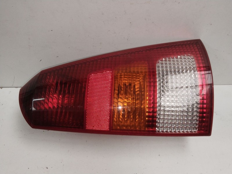 Recambio de piloto trasero derecho para ford focus berlina (cak) ambiente referencia OEM IAM 1M5113404CB  