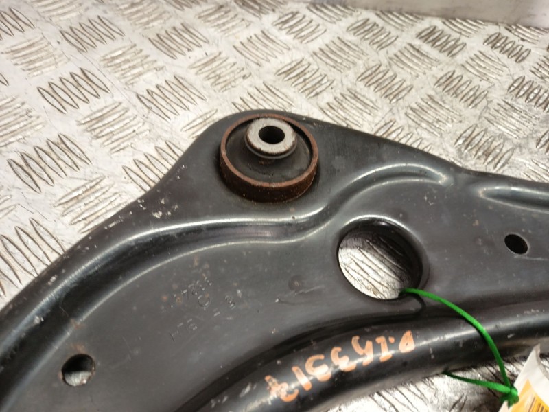 Recambio de brazo suspension inferior delantero izquierdo para nissan qashqai ii (j11, j11_) 1.5 dci referencia OEM IAM 545014EA