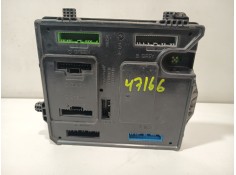 Recambio de caja reles / fusibles para renault megane iii berlina 5 p dynamique referencia OEM IAM 284B13640R  