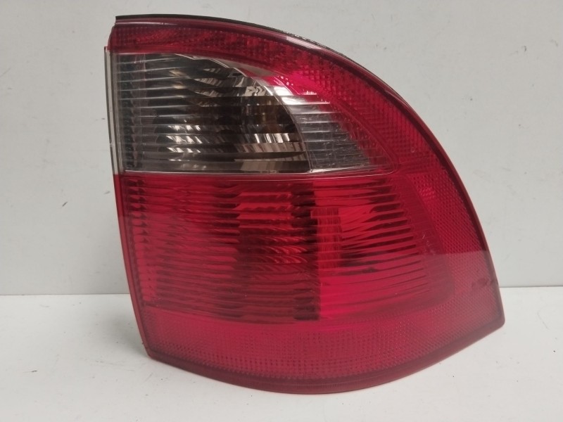 Recambio de piloto trasero derecho para saab 9-5 berlina 2.3 t arc referencia OEM IAM 5142203  