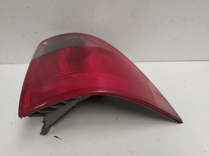 Recambio de piloto trasero derecho para saab 9-5 berlina 2.3 t arc referencia OEM IAM 5142203  