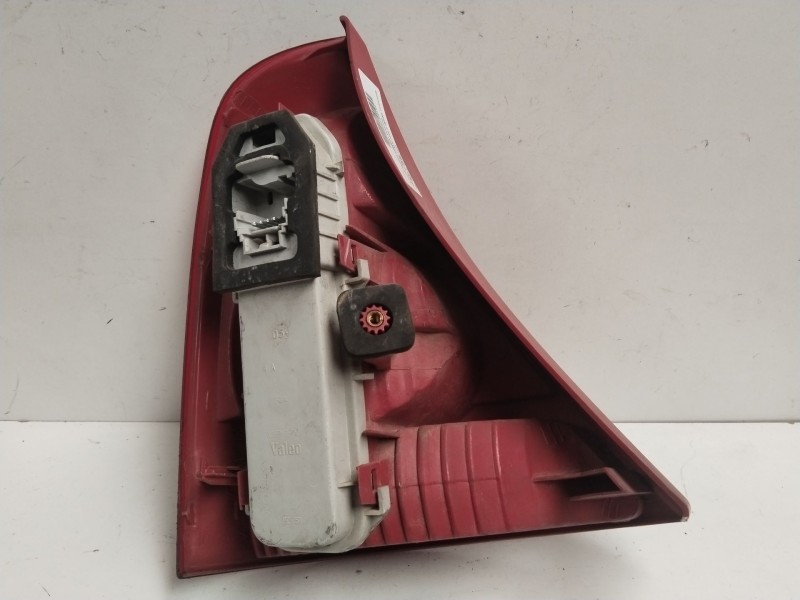 Recambio de piloto trasero derecho para renault clio ii fase ii (b/cb0) community referencia OEM IAM 8200071414  