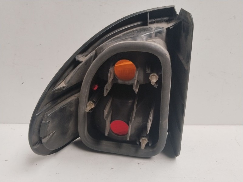 Recambio de piloto trasero derecho para renault laguna (b56) 1.9 dti carminat (a) referencia OEM IAM 7700420123  