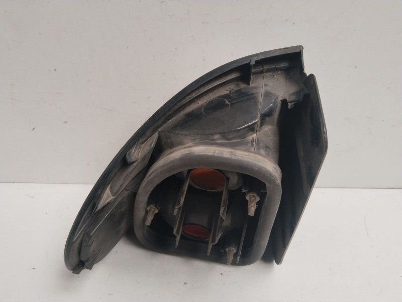 Recambio de piloto trasero derecho para renault laguna (b56) 1.9 dti carminat (a) referencia OEM IAM 7700420123  