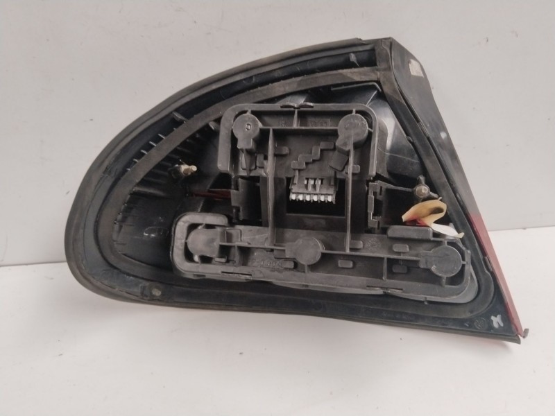 Recambio de piloto trasero derecho para opel tigra 1.6 16v referencia OEM IAM K1222036  