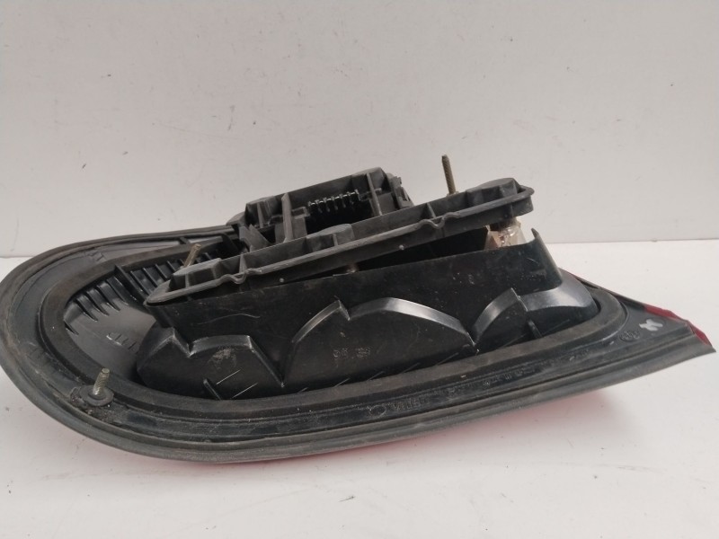 Recambio de piloto trasero derecho para opel tigra 1.6 16v referencia OEM IAM K1222036  