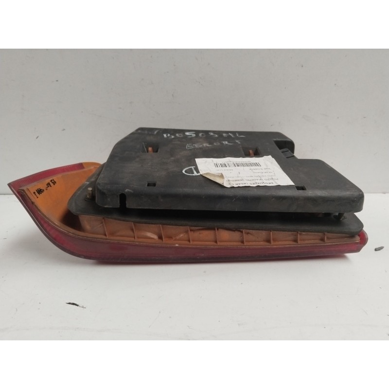 Recambio de piloto trasero derecho para ford escort berl./turn./cab./express básico berlina referencia OEM IAM 6139656  