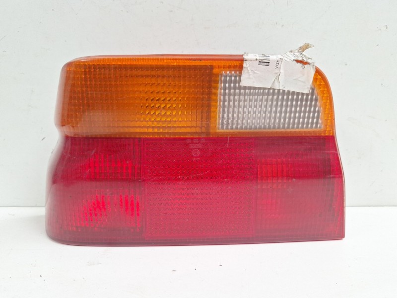 Recambio de piloto trasero izquierdo para ford orion celebration referencia OEM IAM 1052429  