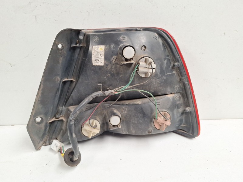 Recambio de piloto trasero izquierdo para hyundai accent (lc) gl 4p referencia OEM IAM 9240125220  