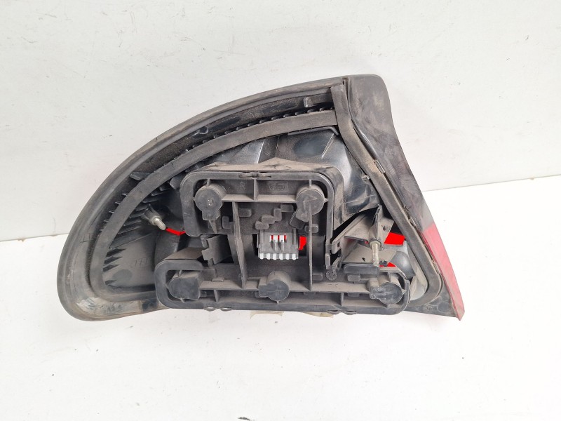 Recambio de piloto trasero derecho para opel tigra 1.6 16v referencia OEM IAM 67629040  