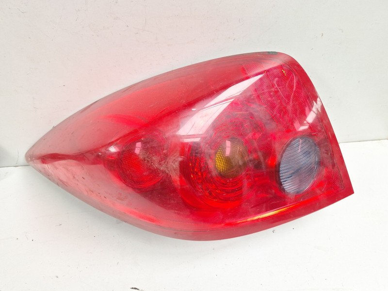 Recambio de piloto trasero derecho para nissan primera berlina (p12) acenta referencia OEM IAM 26550AU210  89077068