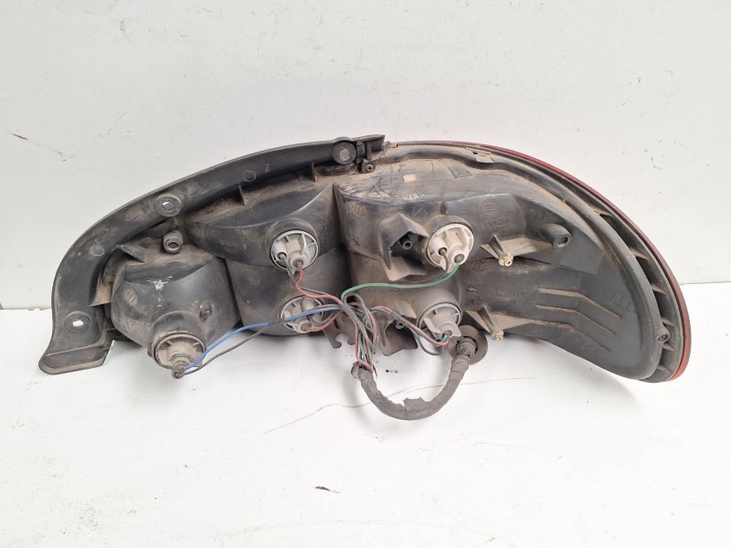 Recambio de piloto trasero izquierdo para kia clarus 1.8 slx berlina referencia OEM IAM 0K9AA51160C  