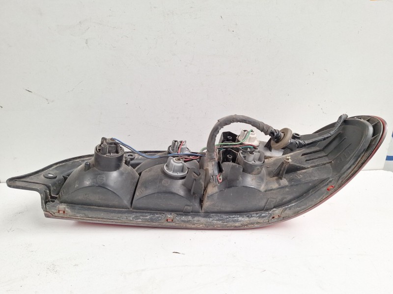 Recambio de piloto trasero izquierdo para kia clarus 1.8 slx berlina referencia OEM IAM 0K9AA51160C  