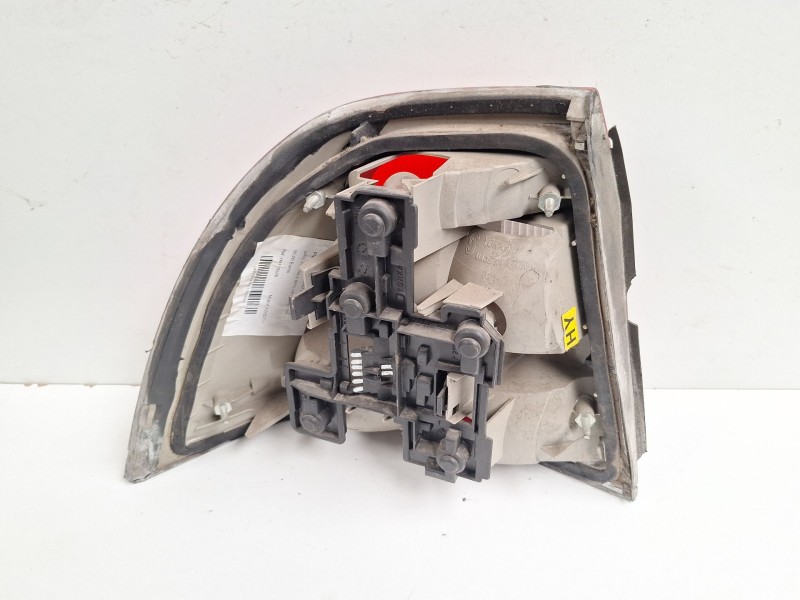 Recambio de piloto trasero derecho para opel vectra b berlina básico (1999) referencia OEM IAM 09119528  