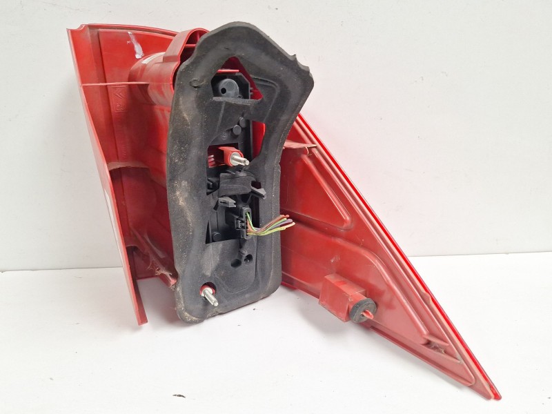 Recambio de piloto trasero derecho para peugeot 1007 sporty referencia OEM IAM 9646116880  