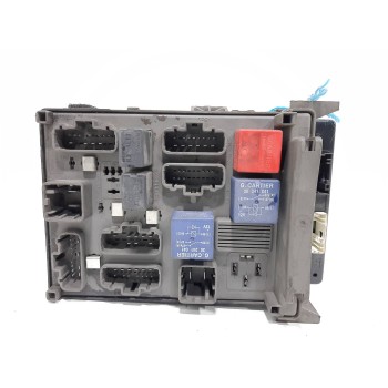 CAJA RELES / FUSIBLES 8200190269 