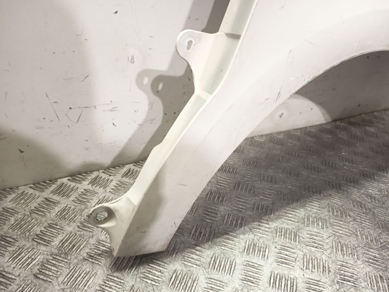 Recambio de aleta delantera derecha para citroën c4 coupé (la_) 1.4 16v referencia OEM IAM 7841S2  