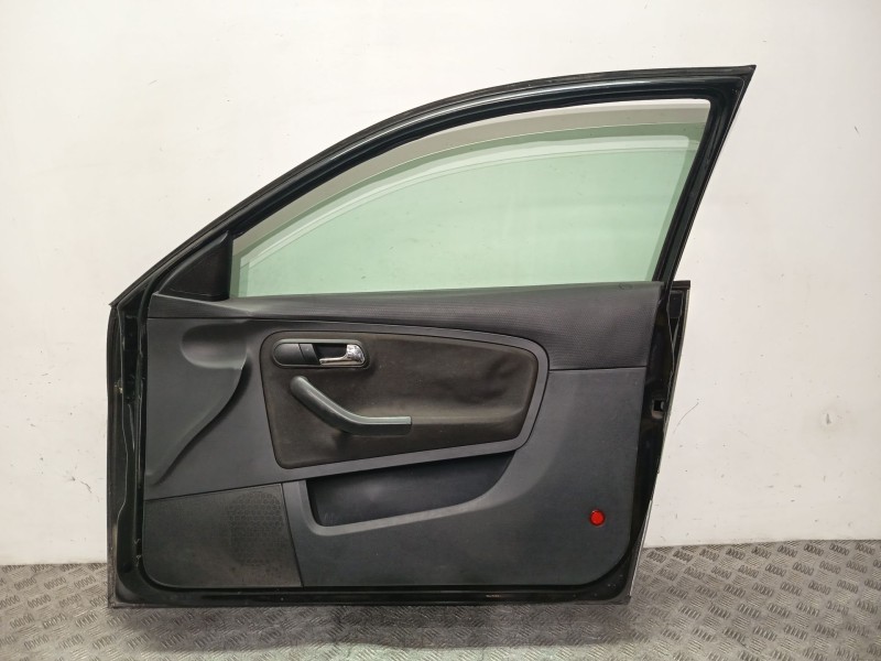 Recambio de puerta delantera derecha para seat ibiza iii (6l1) 1.9 tdi referencia OEM IAM 6L3831056R NEGRO 