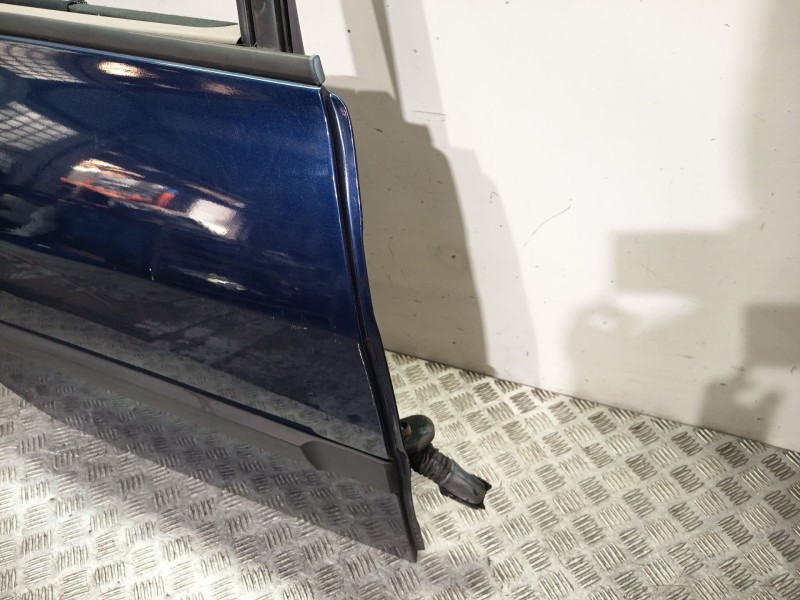 Recambio de puerta trasera derecha para renault megane ii sedán (lm0/1_) 1.4 referencia OEM IAM 7751475036  