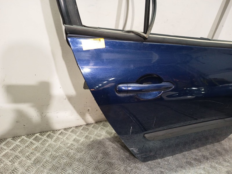 Recambio de puerta trasera derecha para renault megane ii sedán (lm0/1_) 1.4 referencia OEM IAM 7751475036  