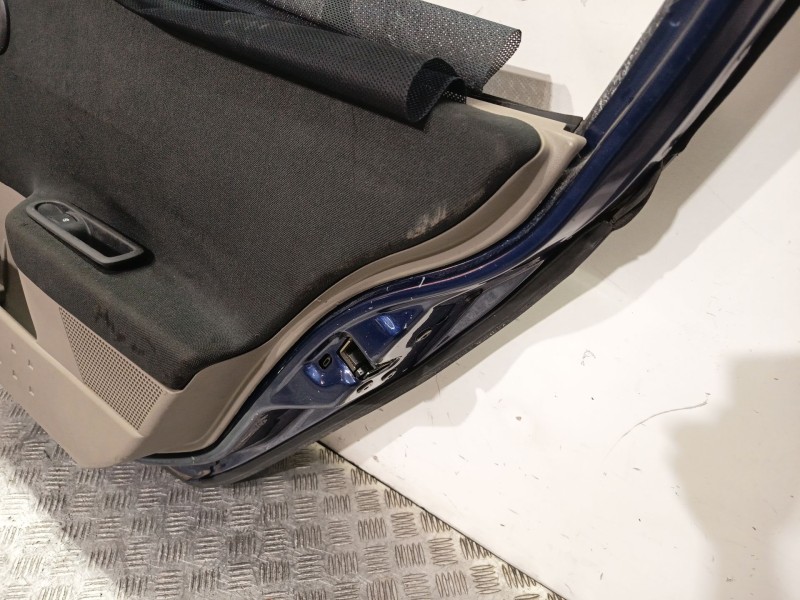 Recambio de puerta trasera derecha para renault megane ii sedán (lm0/1_) 1.4 referencia OEM IAM 7751475036  