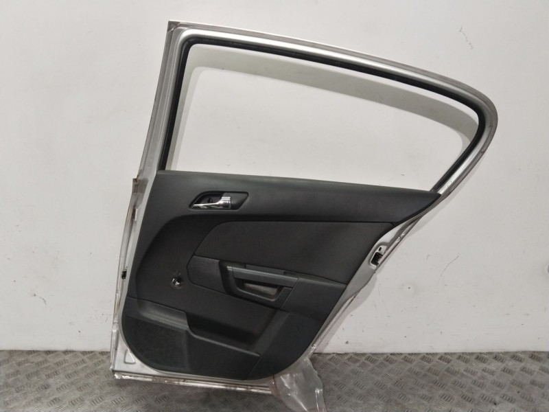 Recambio de puerta trasera derecha para opel astra h (a04) 1.6 (l48) referencia OEM IAM 124589  