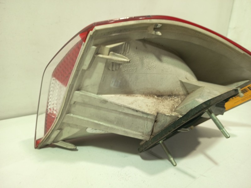 Recambio de piloto trasero izquierdo para ford kuga i 2.0 tdci referencia OEM IAM 1710612  