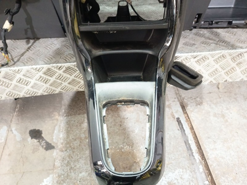 Recambio de salpicadero para citroën c3 ii (sc_) 1.4 referencia OEM IAM 8247F7  