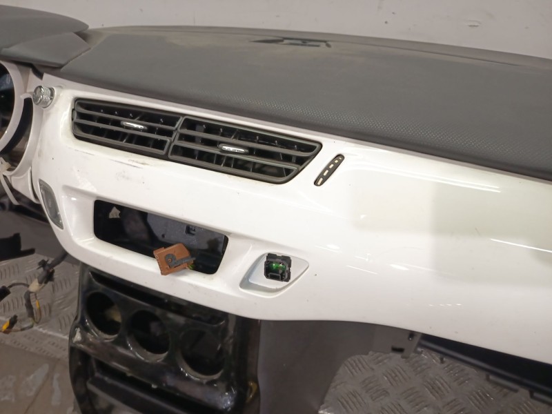 Recambio de salpicadero para citroën c3 ii (sc_) 1.4 referencia OEM IAM 8247F7  