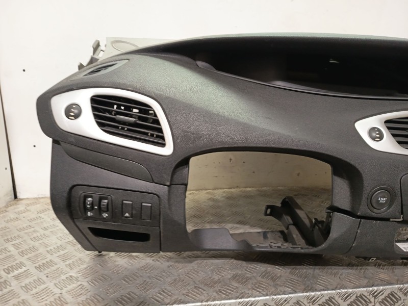 Recambio de salpicadero para renault grand scénic iii (jz0/1_) 1.9 dci referencia OEM IAM 681000060R  