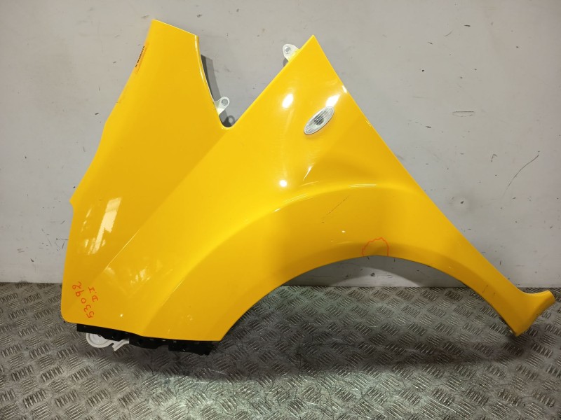 Recambio de aleta delantera izquierda para nissan nv200 / evalia autobús e-nv (me0m) referencia OEM IAM F31014FAMA  