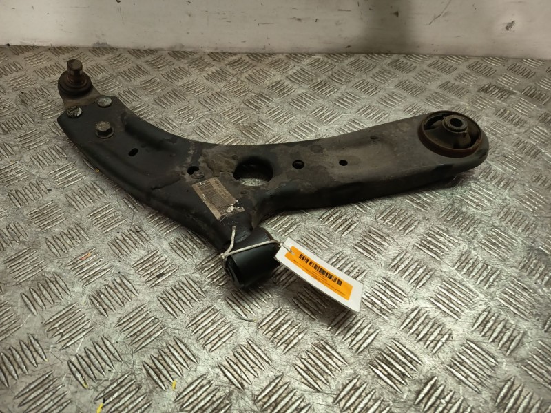 Recambio de brazo suspension inferior delantero derecho para kia cee´d sportswagon (jd) 1.6 crdi 110 referencia OEM IAM 54501A26
