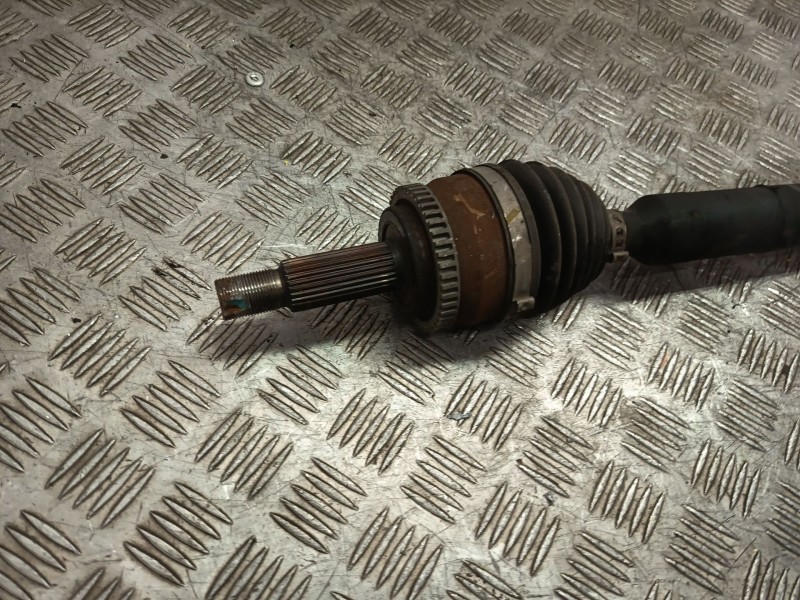 Recambio de transmision delantera derecha para kia cee´d sportswagon (jd) 1.6 crdi 110 referencia OEM IAM 49501A6100  