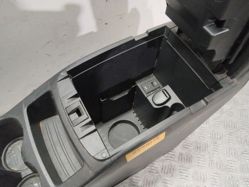 Recambio de apoyabrazos central para nissan qashqai ii (j11, j11_) 1.5 dci referencia OEM IAM 969104EH1B  