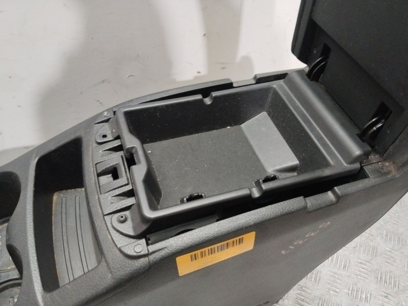 Recambio de apoyabrazos central para nissan qashqai ii (j11, j11_) 1.5 dci referencia OEM IAM 969104EH1B  