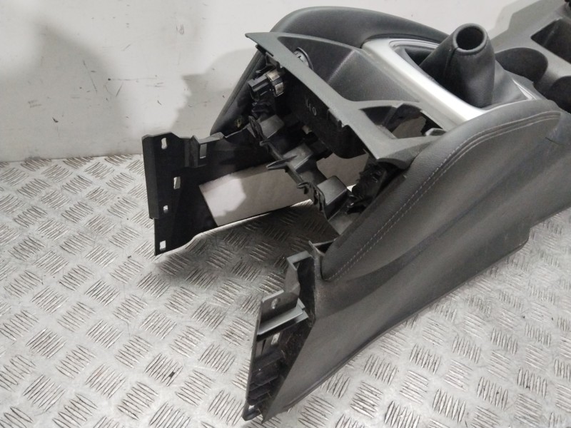 Recambio de apoyabrazos central para nissan qashqai ii (j11, j11_) 1.5 dci referencia OEM IAM 969104EH1B  