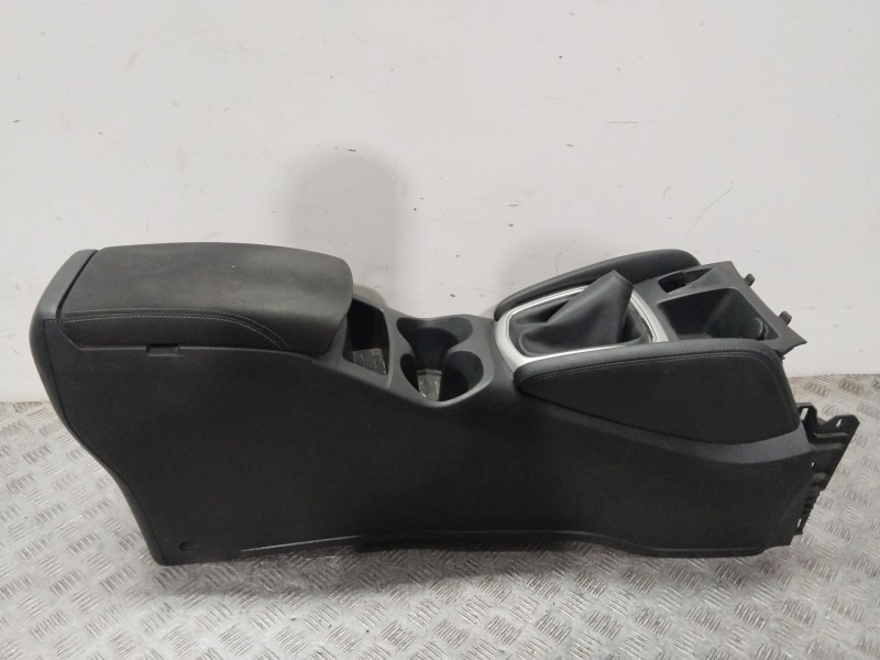 Recambio de apoyabrazos central para nissan qashqai ii (j11, j11_) 1.5 dci referencia OEM IAM 969104EH1B  