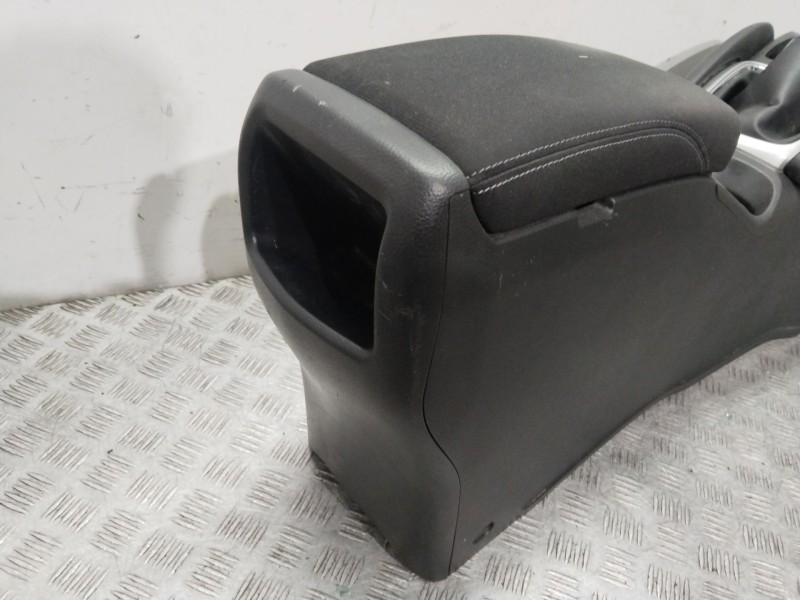 Recambio de apoyabrazos central para nissan qashqai ii (j11, j11_) 1.5 dci referencia OEM IAM 969104EH1B  