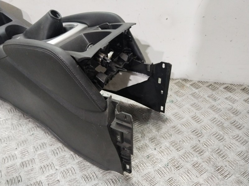 Recambio de apoyabrazos central para nissan qashqai ii (j11, j11_) 1.5 dci referencia OEM IAM 969104EH1B  