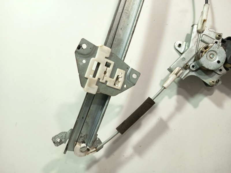 Recambio de elevalunas delantero derecho para hyundai galloper santamo gl referencia OEM IAM 82404M2001  