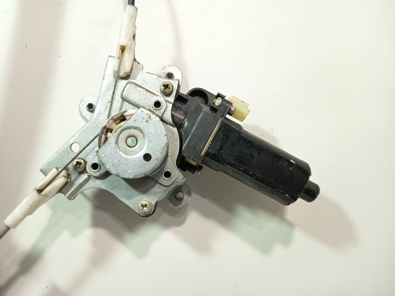 Recambio de elevalunas delantero derecho para hyundai galloper santamo gl referencia OEM IAM 82404M2001  