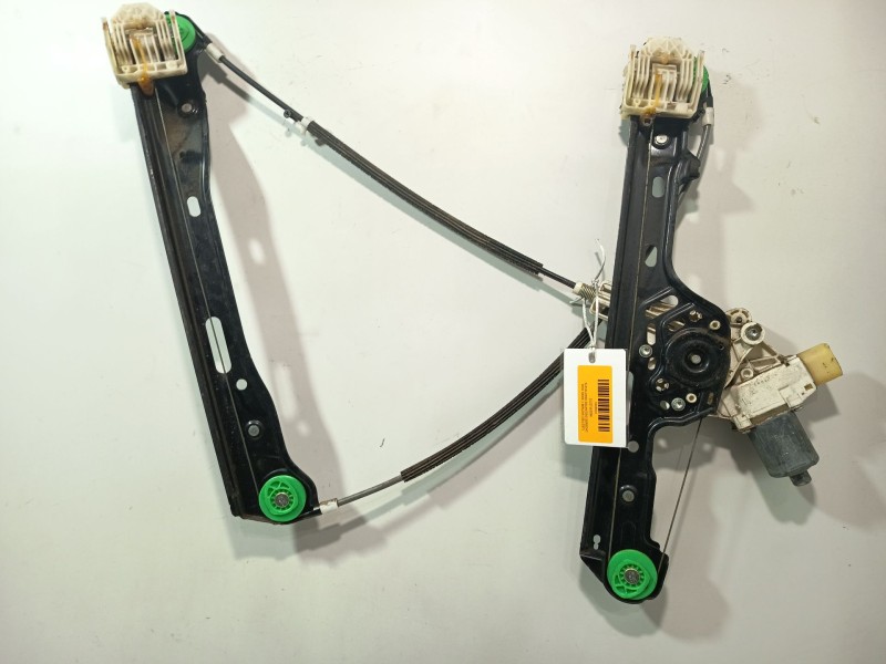 Recambio de elevalunas delantero derecho para bmw serie 1 berlina (e81/e87) 116i referencia OEM IAM 51337165596  