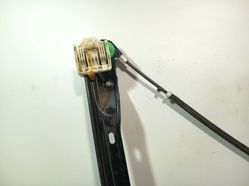 Recambio de elevalunas delantero derecho para bmw serie 1 berlina (e81/e87) 116i referencia OEM IAM 51337165596  